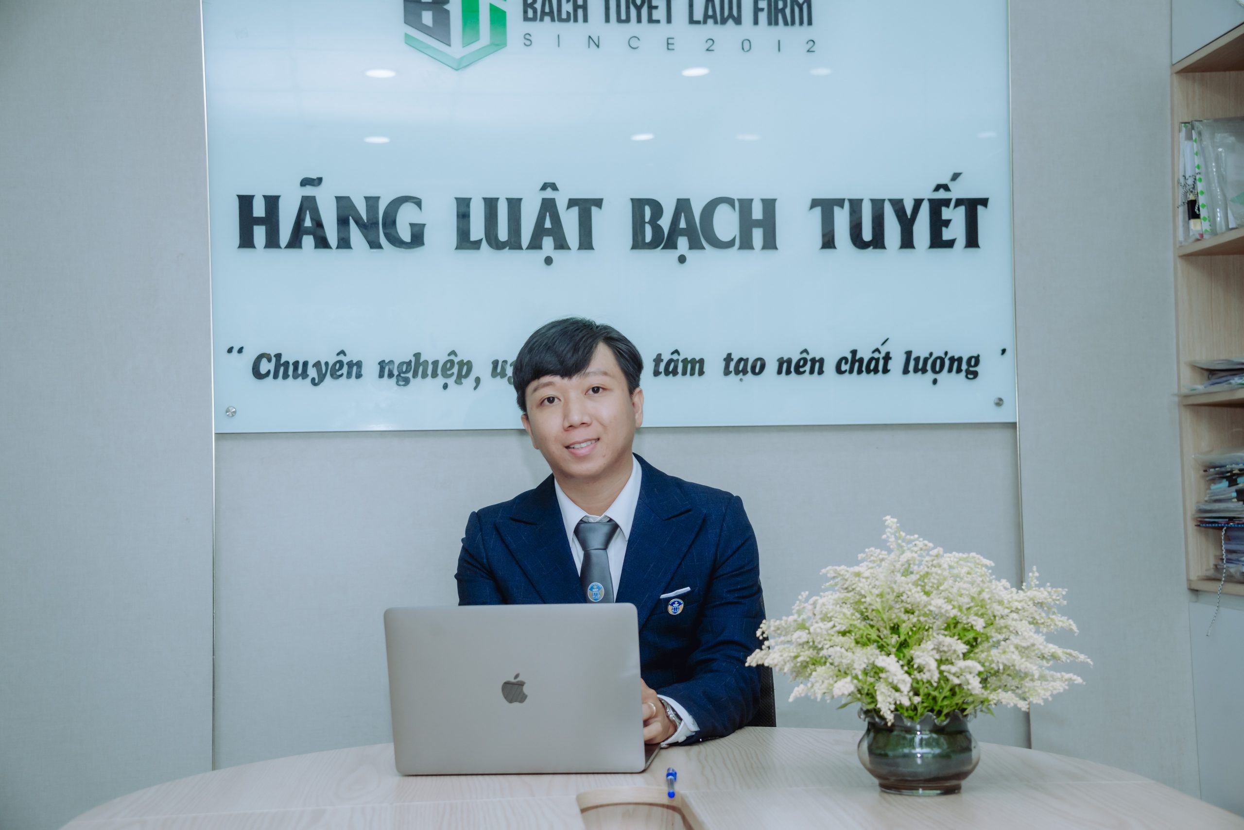 Hãng Luật Bạch Tuyết