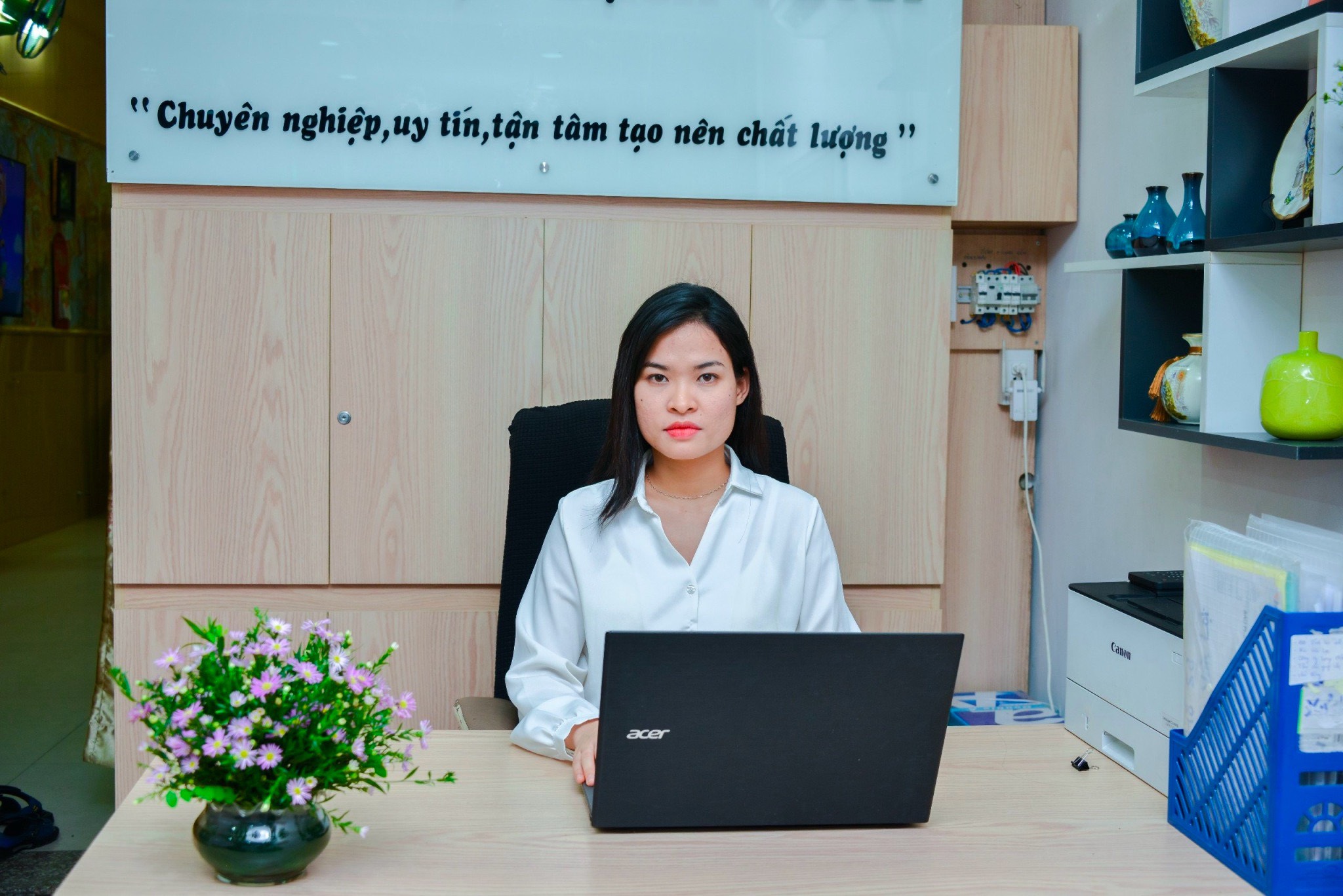 Hãng Luật Bạch Tuyết